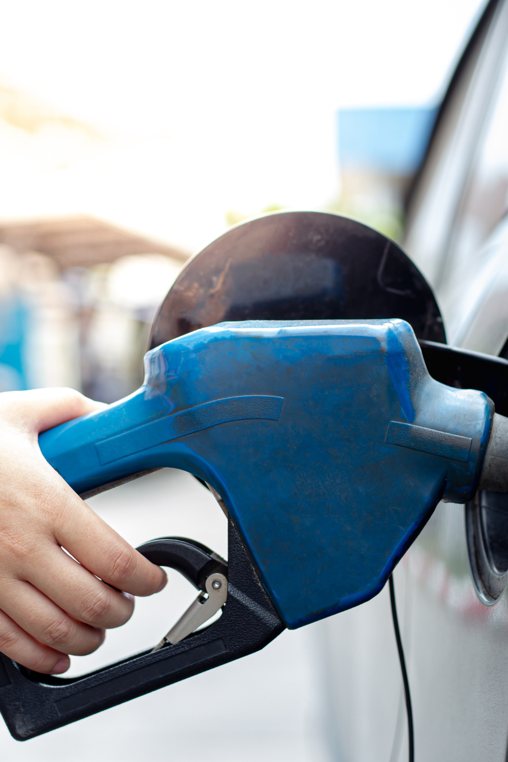 7 Tips to Save Money on Gas