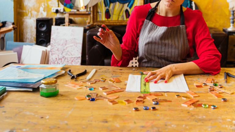 Recession Proof Side Hustles to Keep Income Flowing